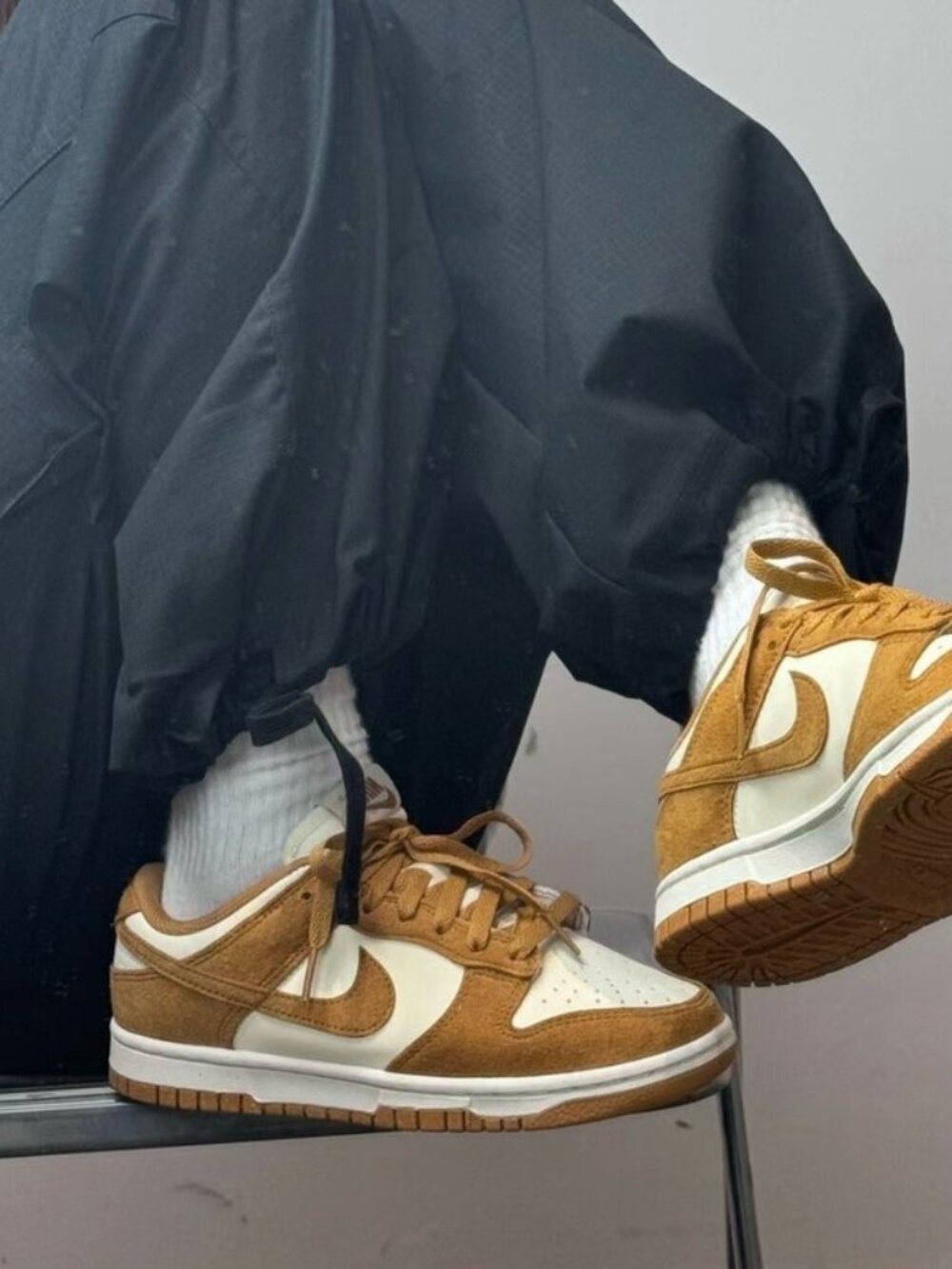 Nike Dunk Low Sneakers - Picture 4 of 16